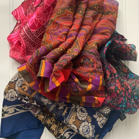 Accessories - Women’s scarves set of 4